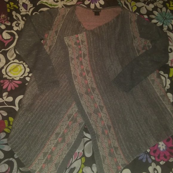 Wet Seal; Aztec; Cardigan; Longer in front - Picture 1 of 3